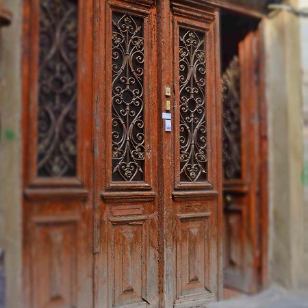 Nino'S Apartment In The Center Of Tbilisi Luaran gambar