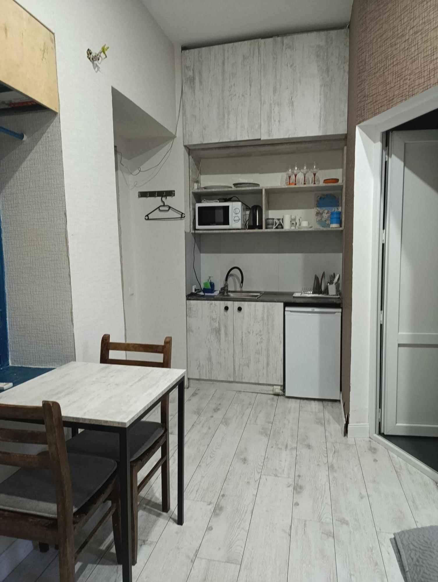 Nino'S Apartment In The Center Of Tbilisi Luaran gambar